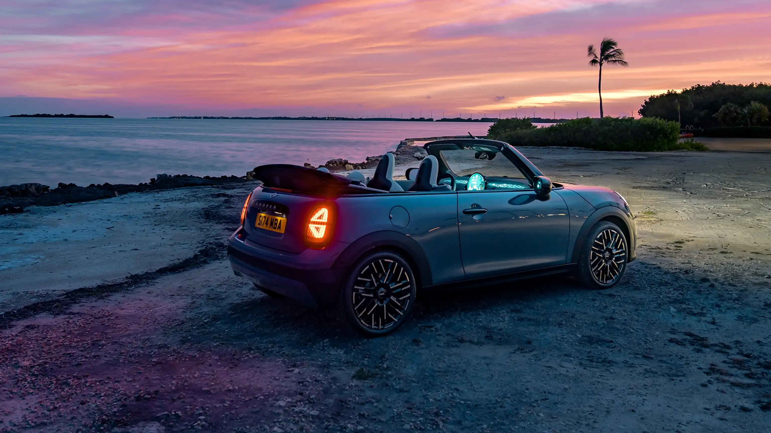 MINI Cooper‏ קבריולה - סקירה - מבט אחורי