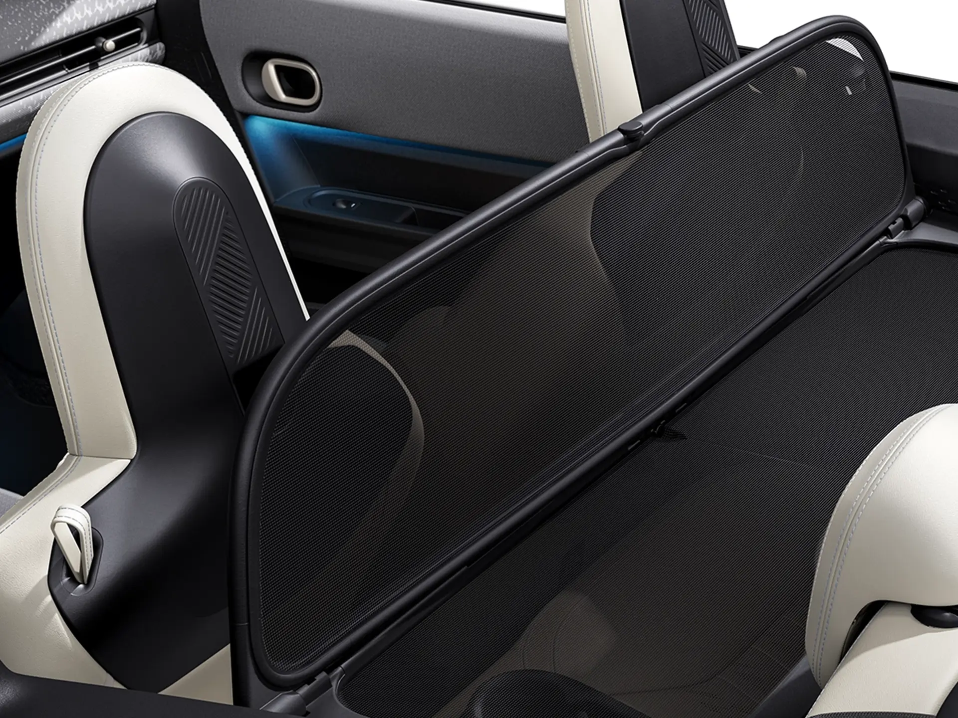 MINI Cooper‏ קבריולה - חוויית נהיגה - שמשה קדמית ומגן רוח