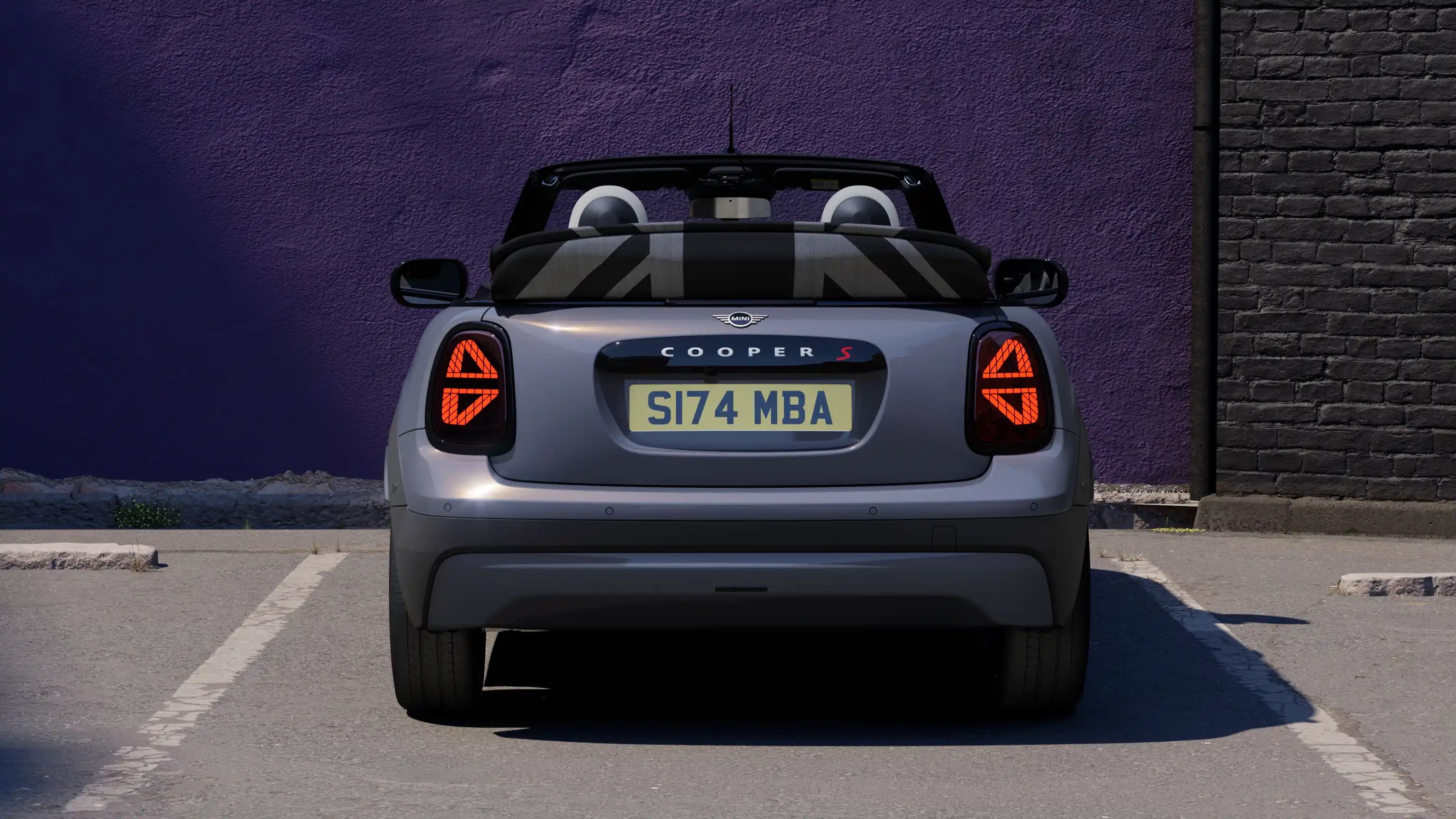 MINI Cooper‏ קבריולה - חוויית נהיגה - פעולת easy load