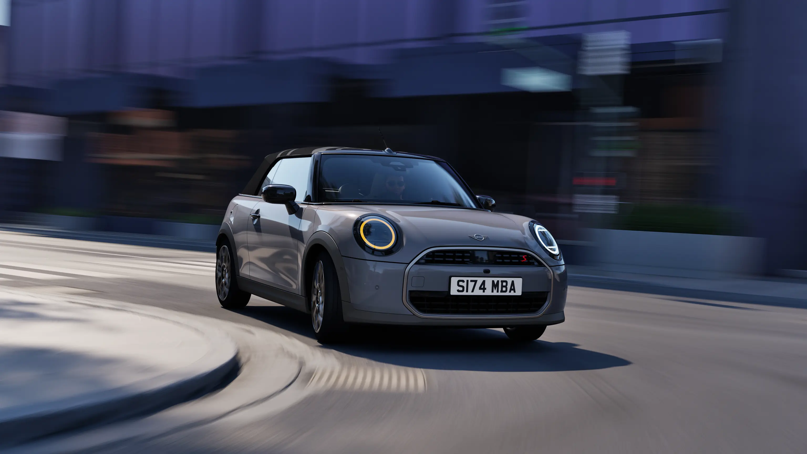 MINI Cooper קבריולה - חלק חיצוני - סרטון הקדמה