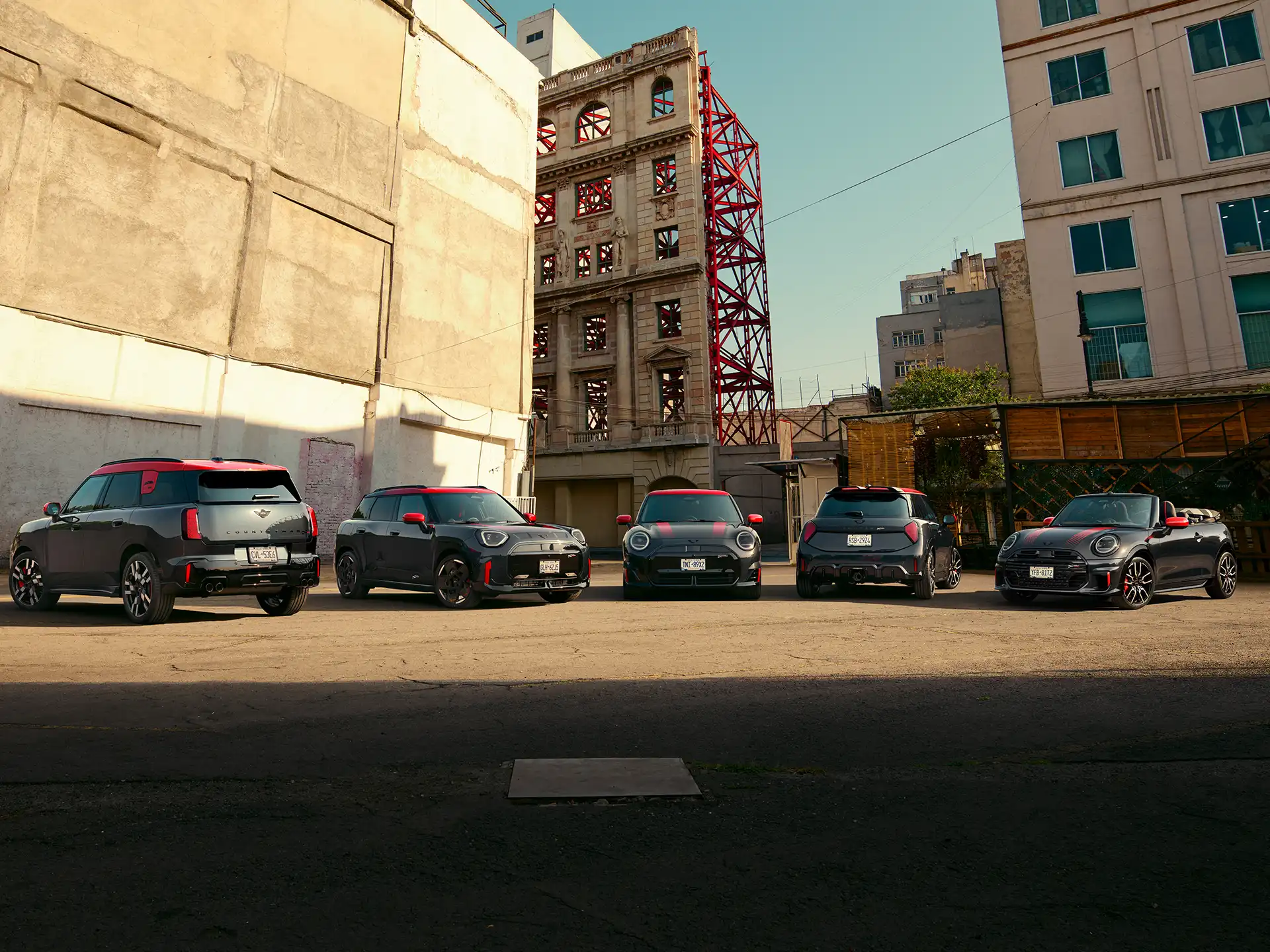 MINI John Cooper Works‏ - JCW צילום משפחתי