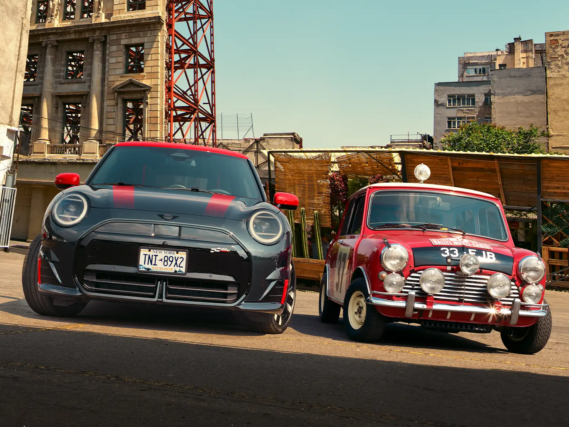 MINI John Cooper Works - צילום משפחתי