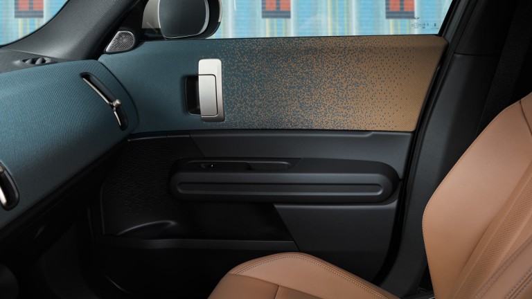 ה-MINI Countryman החשמלית - פסיפס - קיימות