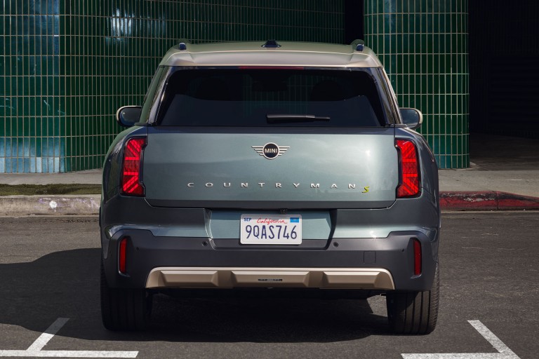 ה-MINI Countryman החשמלית - חלק חיצוני - גג
