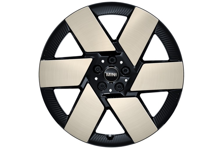 ה-MINI Countryman החשמלית - חלק חיצוני - גלגלים