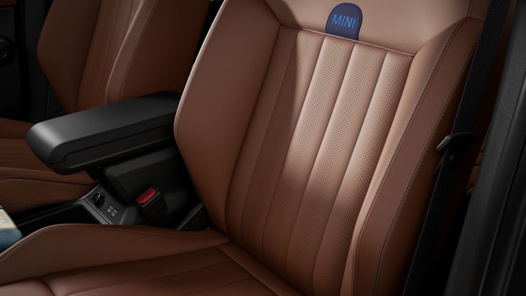 ה-MINI Countryman החשמלית - חלק פנימי - 04