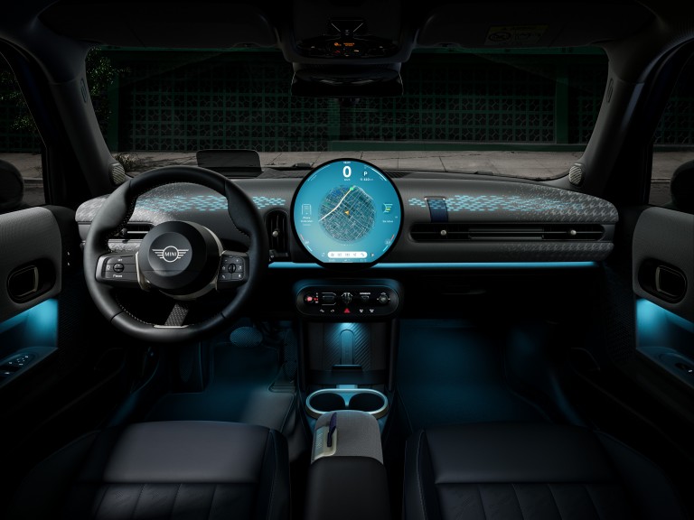 MINI Cooper‏ 5 דלתות - הנקודות העיקריות - עיצוב פנימי