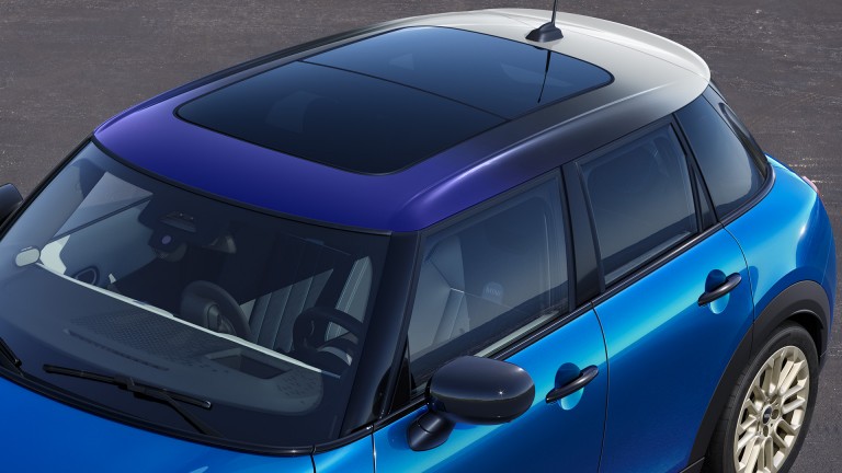 MINI Cooper‏ 5 דלתות - אלמנטים עיצוביים חיצוניים מובילים - גג פנורמי/זכוכית